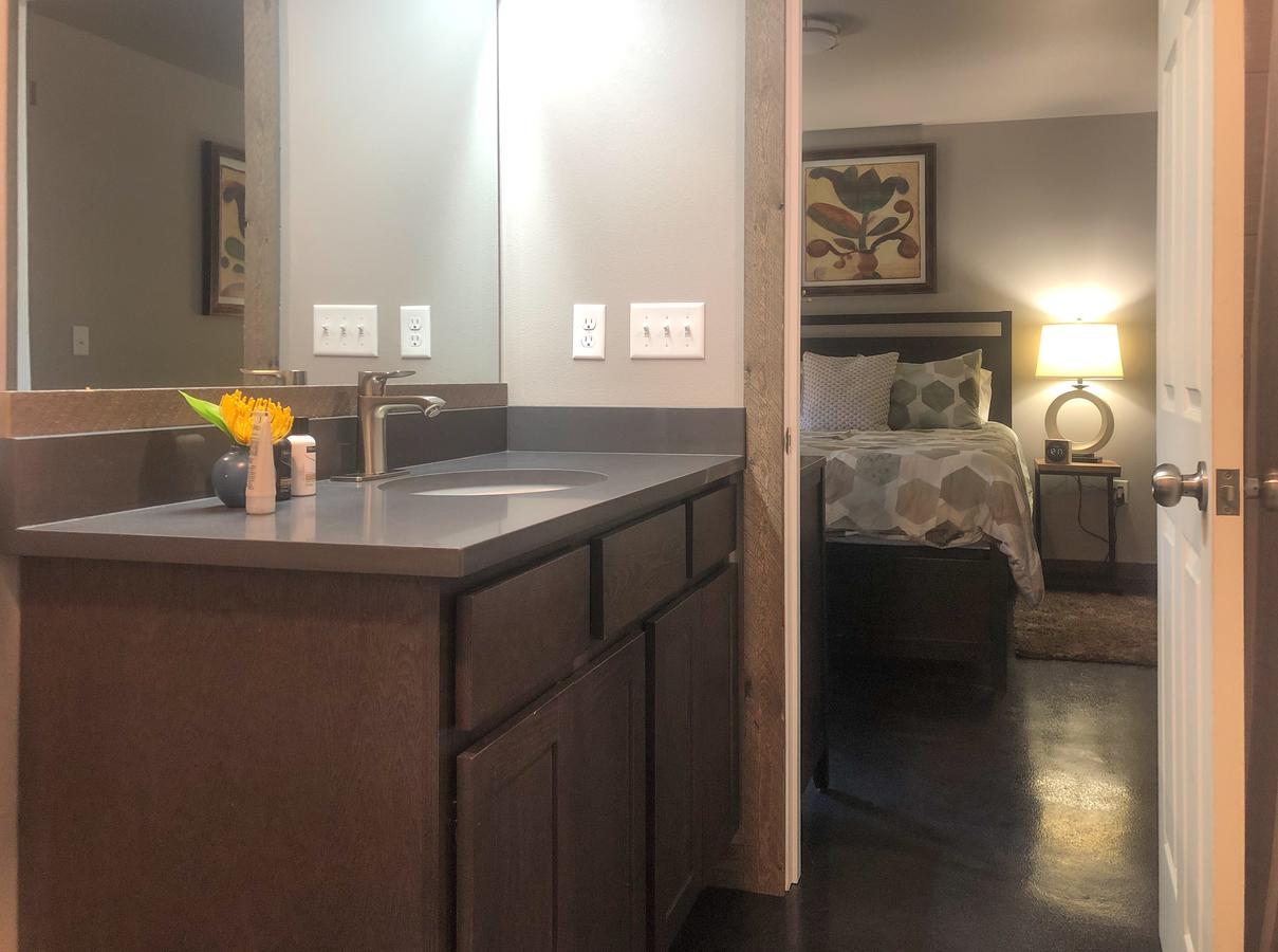 Modern Conveniences In The Wild Alaska! - thumb 10