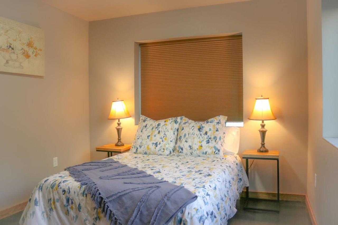 Modern Mountain Retreat, Pets Welcome! - thumb 7