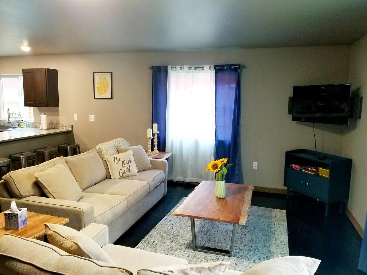 Modern Mountain Retreat, Pets Welcome! - thumb 5