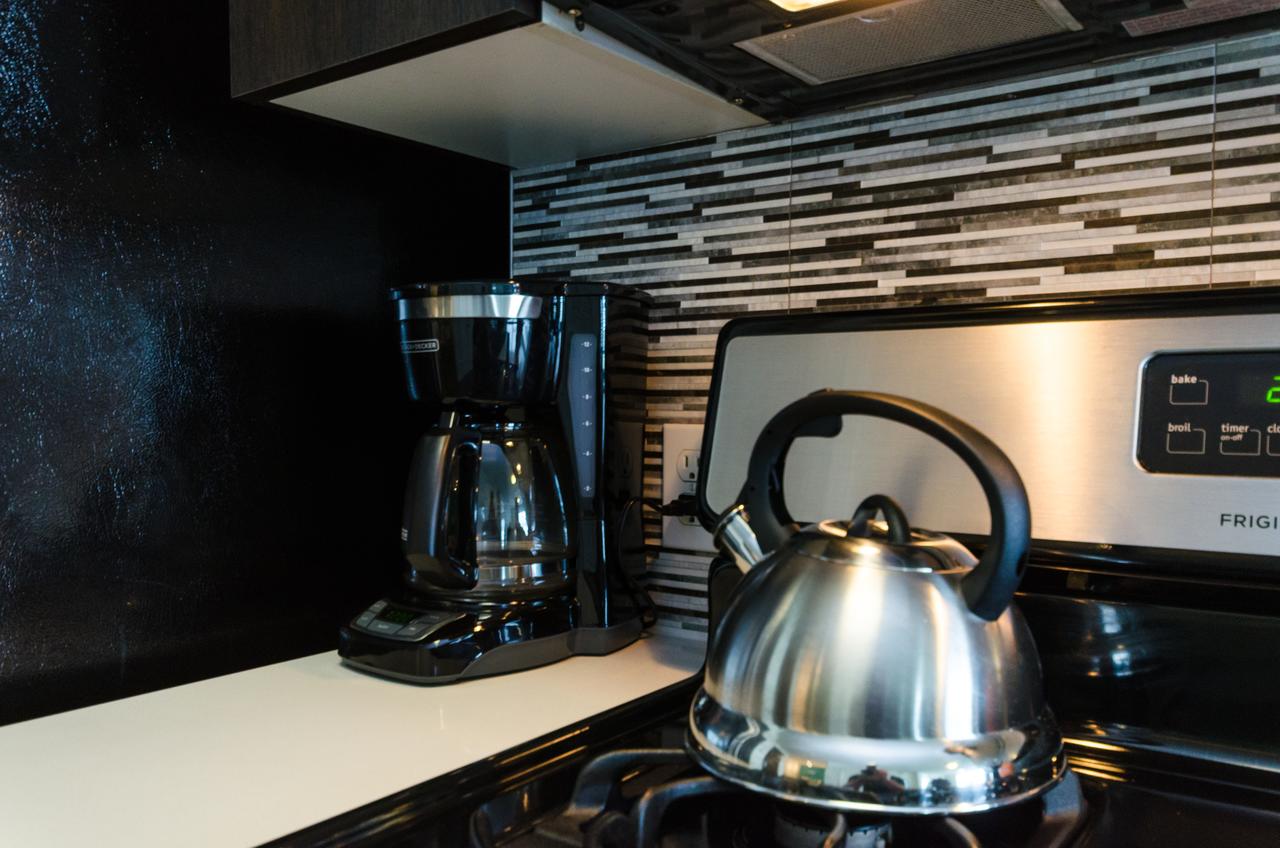 Downtown LA Convention Center Apartment - thumb 6