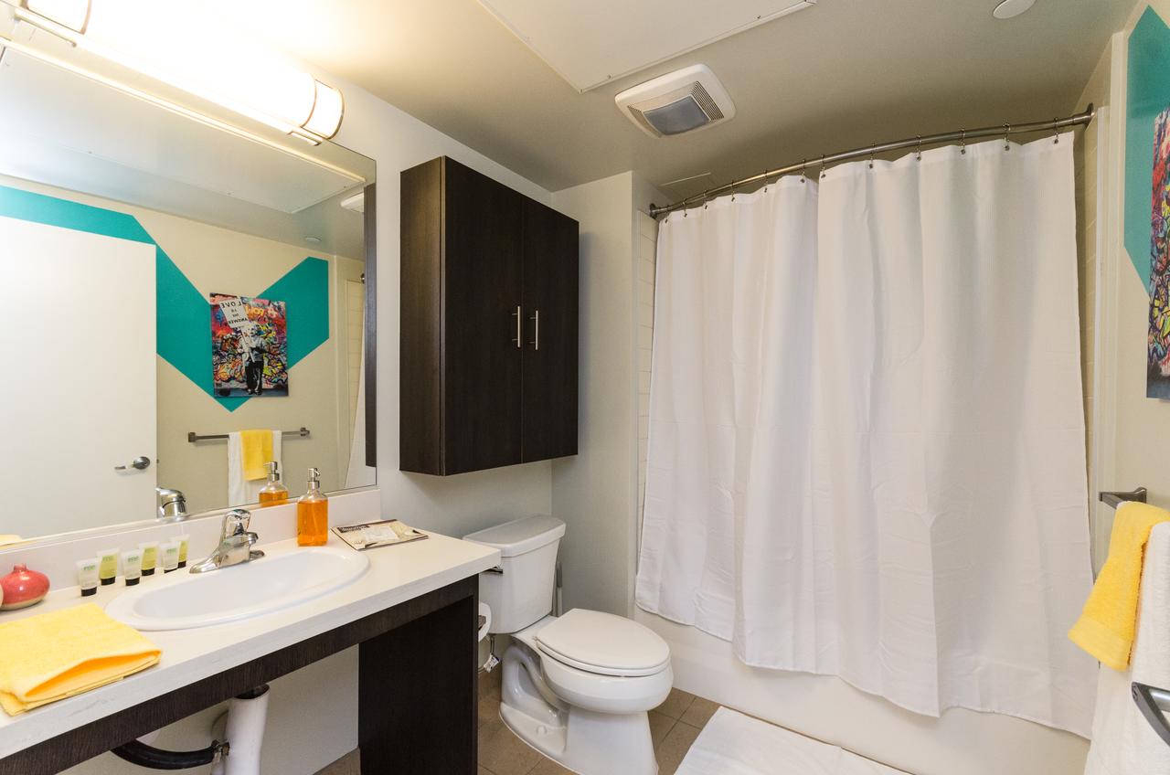 Downtown LA Convention Center Apartment - thumb 4