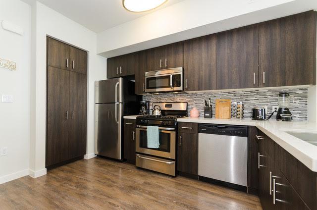 Downtown LA Convention Center Apartment - thumb 3