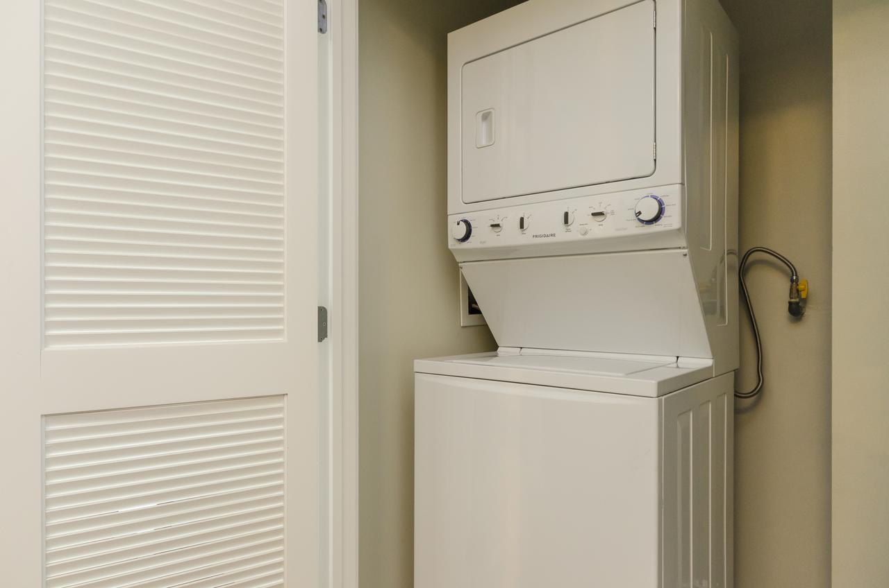 Downtown LA Convention Center Apartment - thumb 9