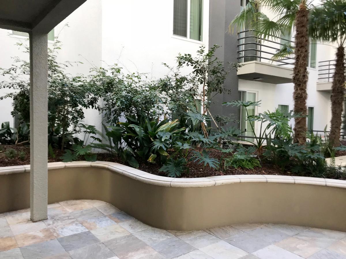 Spacious W Balcony Apartment In Los Angeles C0 - thumb 23