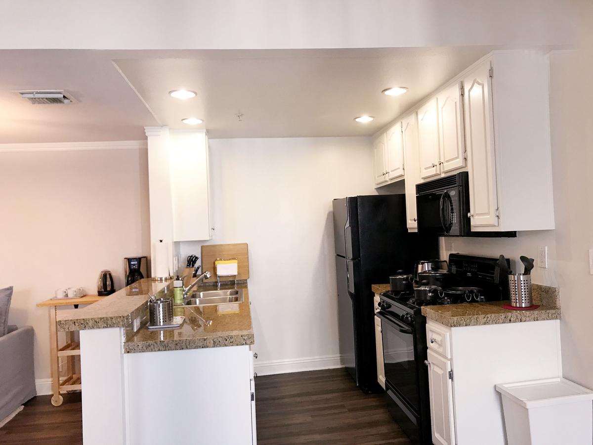 Spacious W Balcony Apartment In Los Angeles C0 - thumb 8