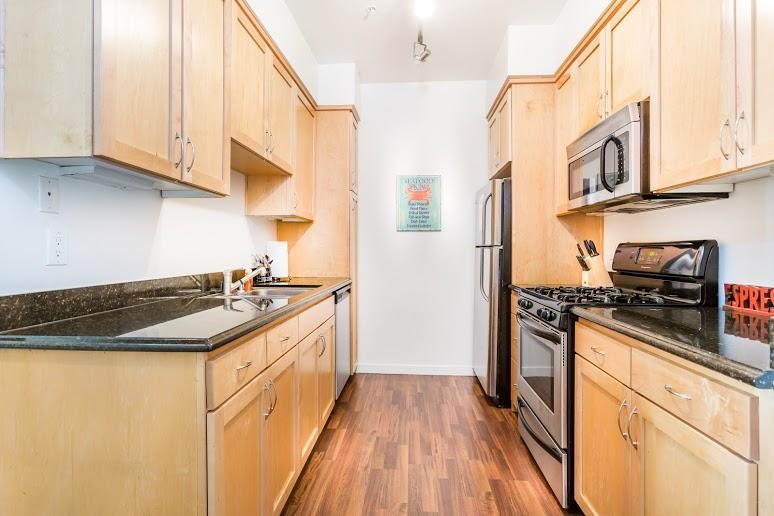 Broadway Apartment #35 - thumb 12