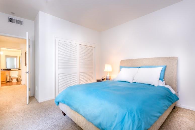 Broadway Apartment #35 - thumb 18