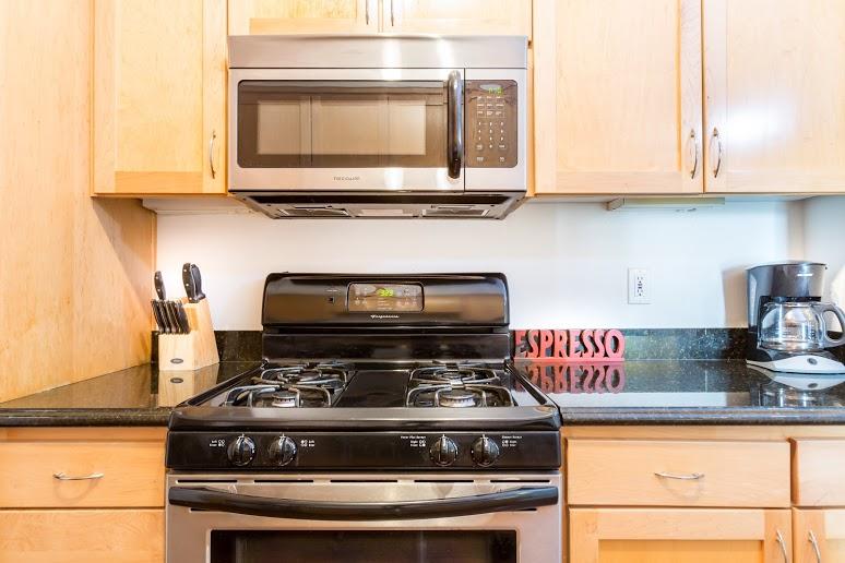 Broadway Apartment #35 - thumb 13