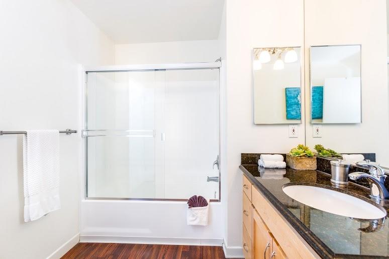 Broadway Apartment #35 - thumb 24