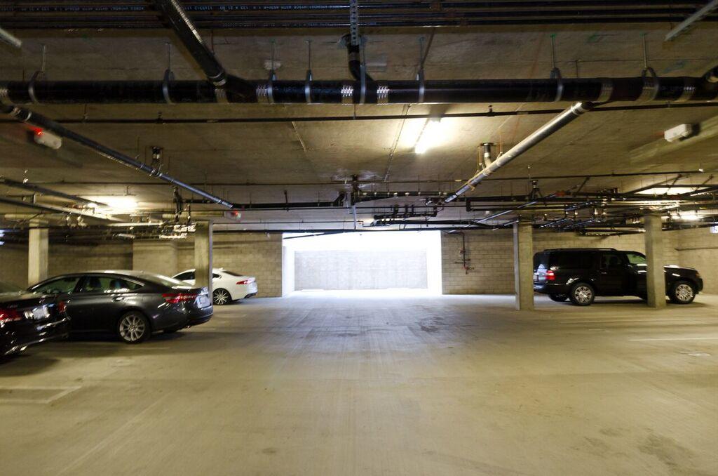 Broadway Apartment #35 - thumb 7