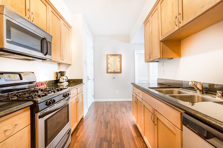 Broadway Apartment #35 - thumb 14