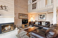 55 Upper Woodbridge Rd Unit F-4 Condo Accommodation Los Angeles