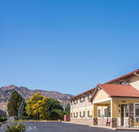 Super 8 by Wyndham Canon City - Accommodation Los Angeles
