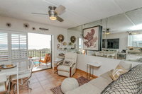 Ny Crescent-beach Accommodation Los Angeles