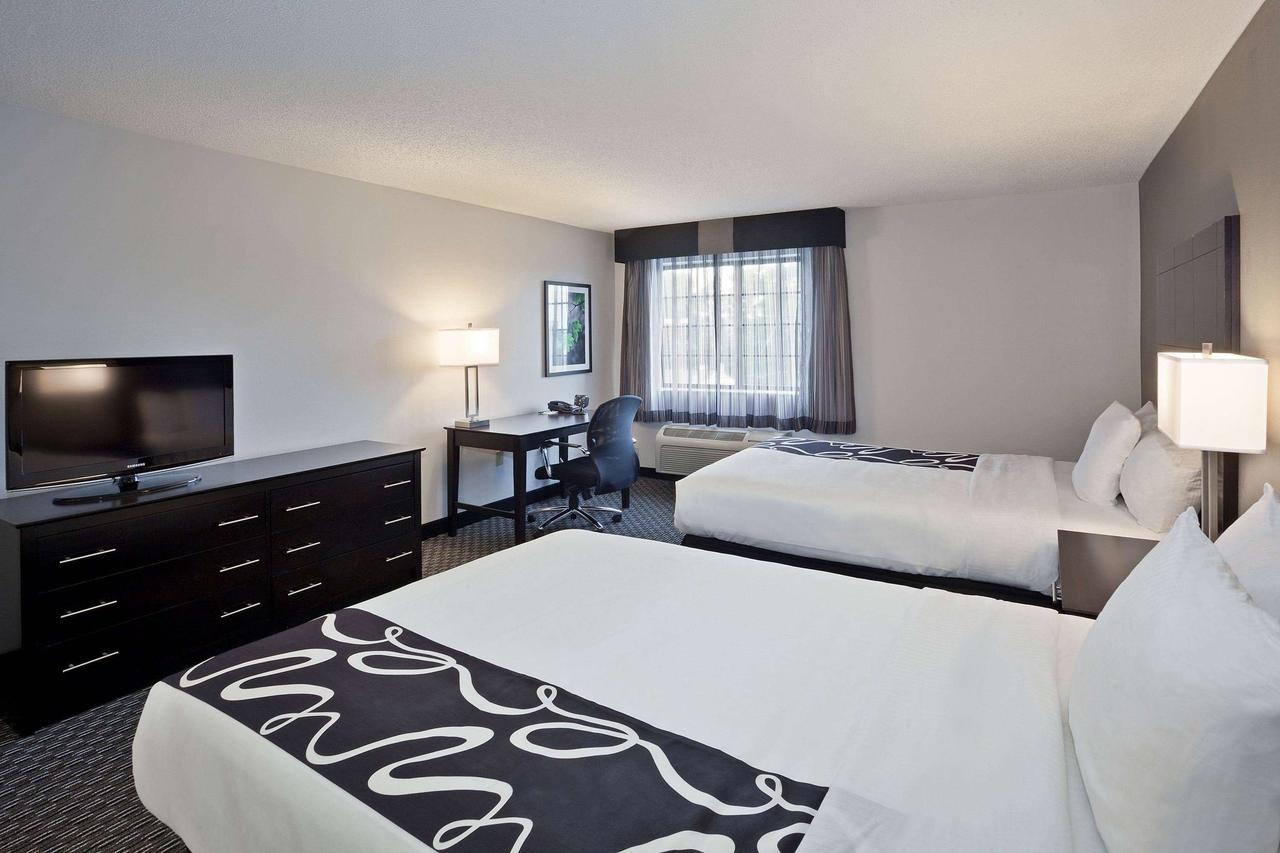 La Quinta Inn By Wyndham Miami Airport North - thumb 33