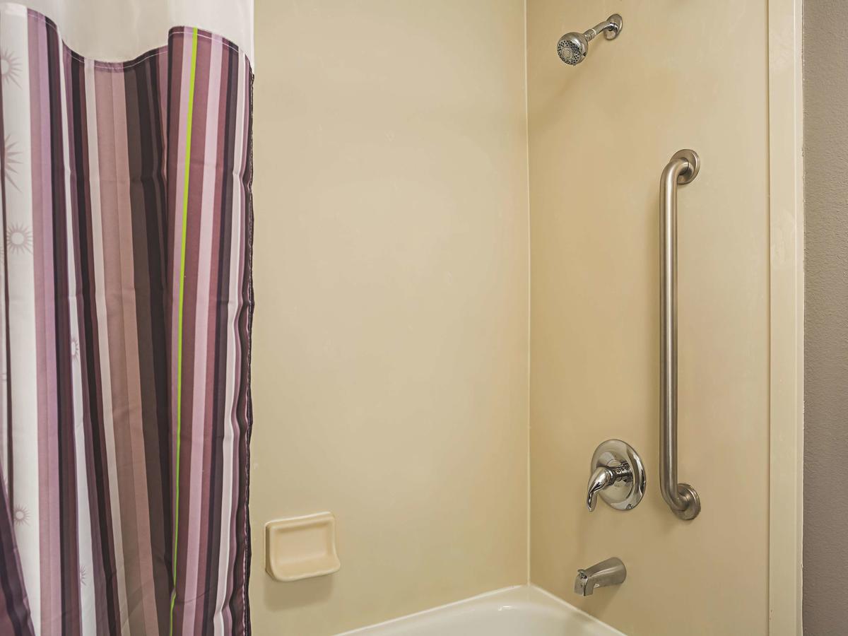 La Quinta Inn By Wyndham Miami Airport North - thumb 38
