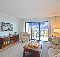 Modern Bayside Villa in South Seas Resort - Accommodation Los Angeles