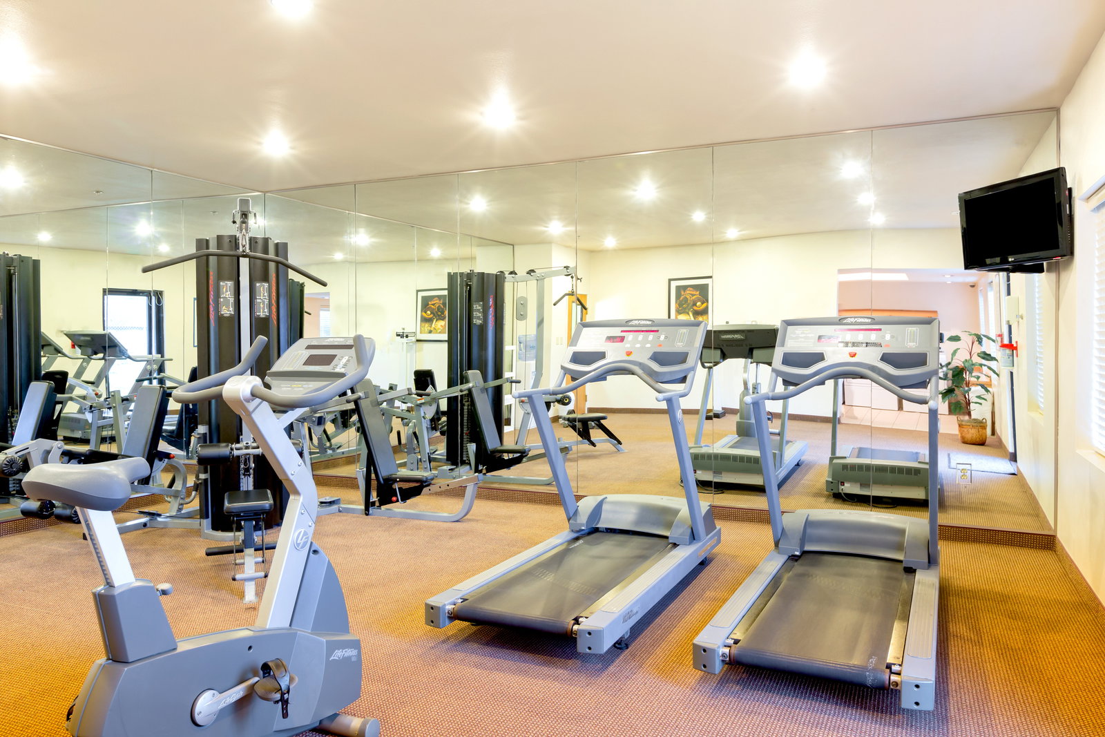 Staybridge Suites - thumb 13