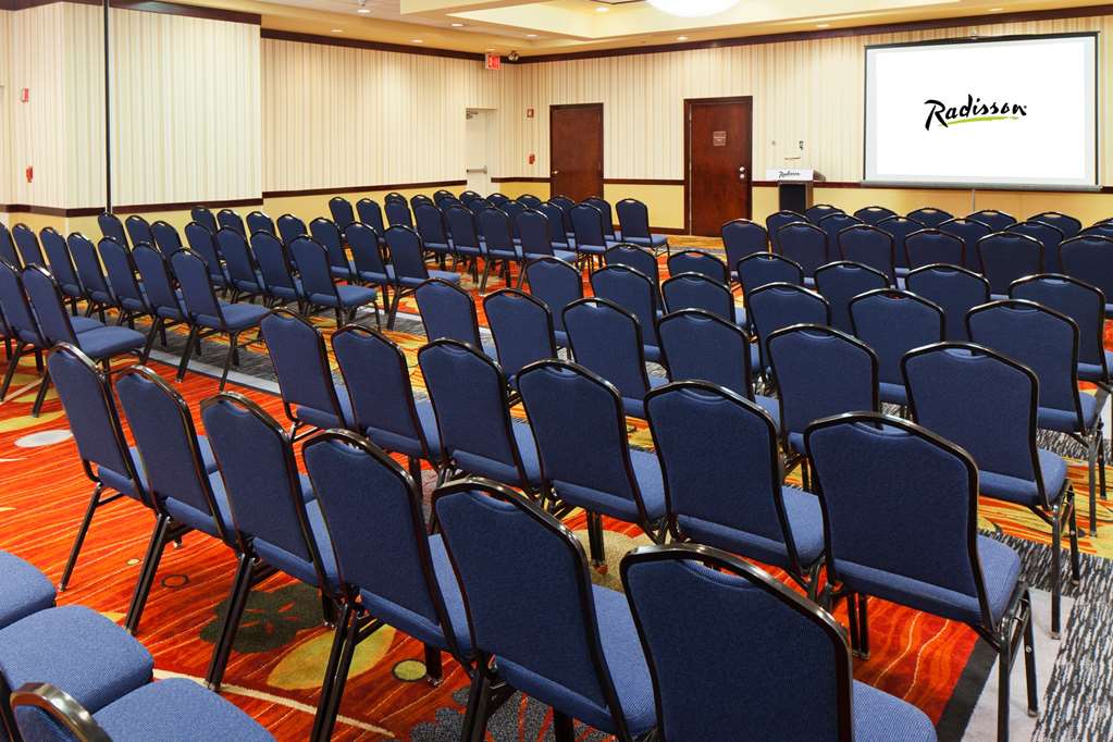 Radisson Hotel JFK Airport - thumb 8