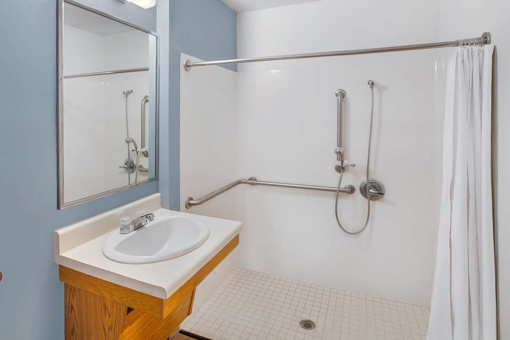 WoodSpring Suites Pharr - thumb 9