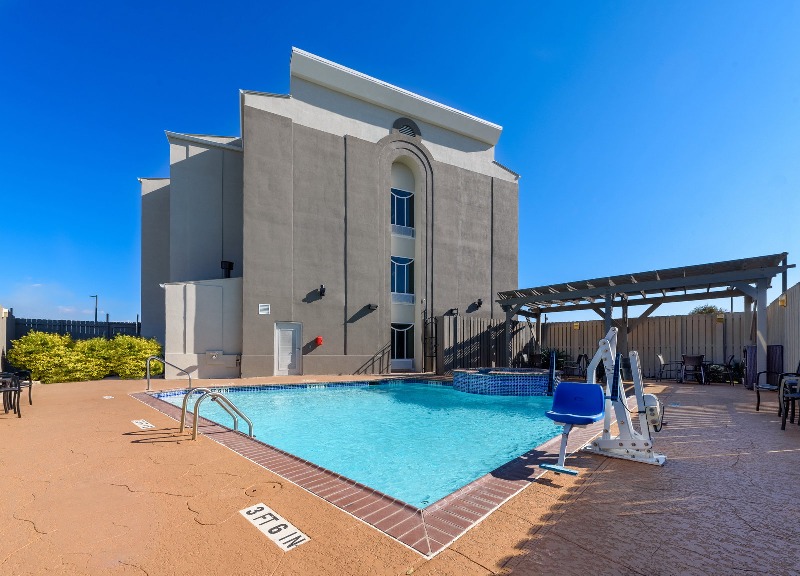 Holiday Inn Express - thumb 8