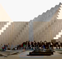 JFK Bus Tour with Oswald Rooming House optional CityPass - Accommodation Los Angeles