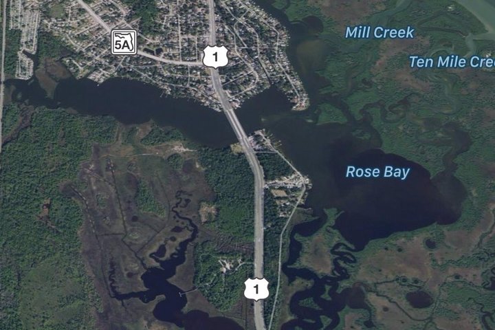 Single Kayak Rental To Explore The Backwaters Of Rose Bay - thumb 0