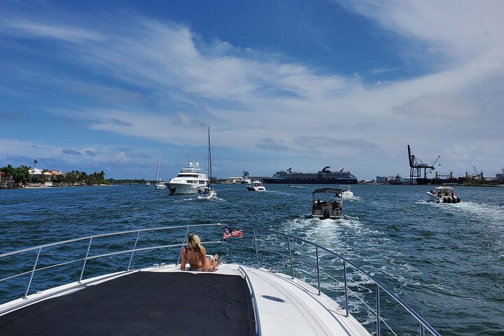 60ft Luxury Yacht Charter In Fort Lauderdale, Florida - thumb 2
