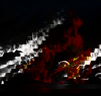 Sit  Sip by the Fire Pit - Accommodation Los Angeles